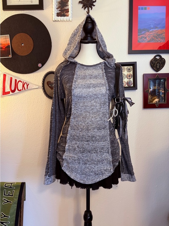Valln Tops - Heathered Gray Knit Hoodie
